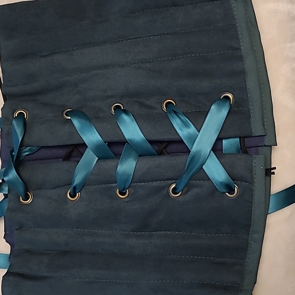 Hand made green velvet corset - Picture 2 of 2